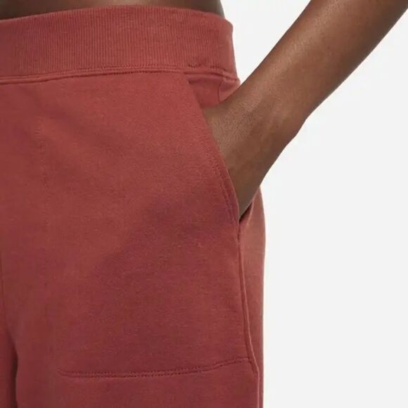 NIke Yoga Luxe Women's Cropped Fleece Pants - Picture 2 of 9